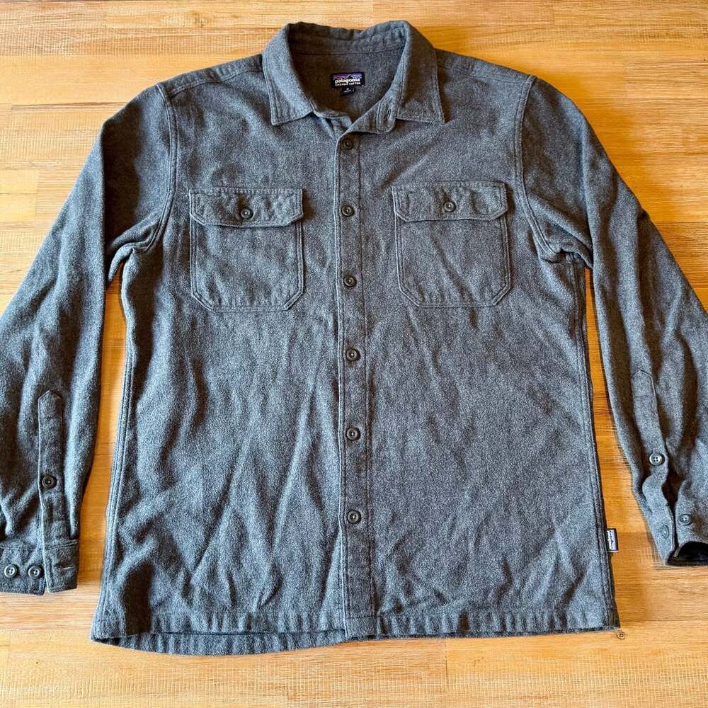 Patagonia Organic Cotton Long Sleeve Button Up Shirt Gray Men's Medium